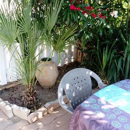 Holiday home Les Lavandines